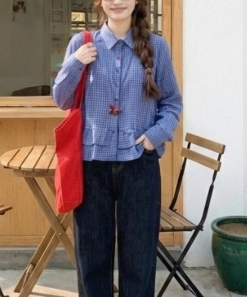cammie（キャミー）の「裾フリルストライプシャツ（シャツ/ブラウス・レディース・ブルー・M/L/XL）」の5枚目の写真