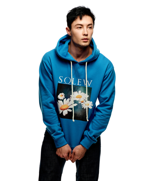 SOLEW(ソル)の「フラワーグラフィックフードパーカー_ブルー(パーカー・メンズ・その他・SMALL/MEDIUM/LARGE/X-LARGE/X-SMALL)」の3枚目の写真
