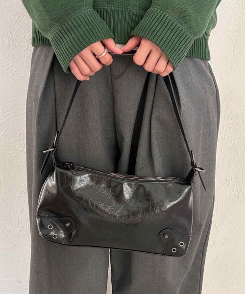kutir（クティール）の「kutirlune／【ユニセックス】レザーライクバッグ（ショルダーバッグ・メンズ・ブラック・FREE）」の7枚目の写真