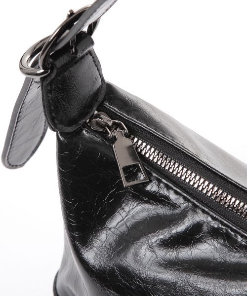 kutir（クティール）の「kutirlune／【ユニセックス】レザーライクバッグ（ショルダーバッグ・メンズ・ブラック・FREE）」の13枚目の写真