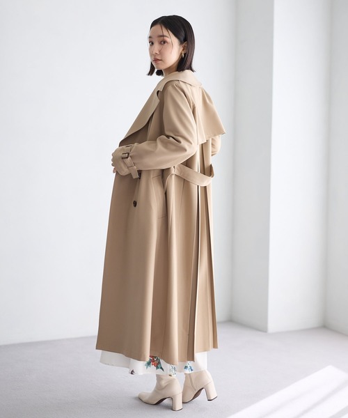 Andemiu(アンデミュウ)の「バックデザイントレンチコート636657(トレンチコート・レディース・ベージュ/ネイビー・FREE)」の5枚目の写真