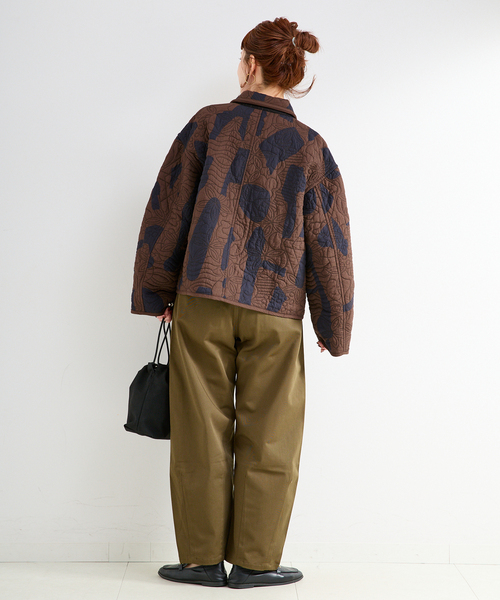 B.C STOCK（ベーセーストック）の「幾何柄リバーシブルキルティングジャケット（その他アウター・レディース・ベージュ/ブラウン・FREE）」の3枚目の写真