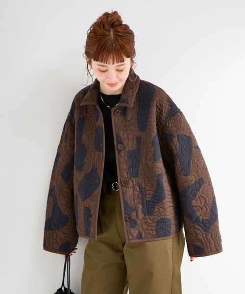 B.C STOCK（ベーセーストック）の「幾何柄リバーシブルキルティングジャケット（その他アウター・レディース・ベージュ/ブラウン・FREE）」の5枚目の写真
