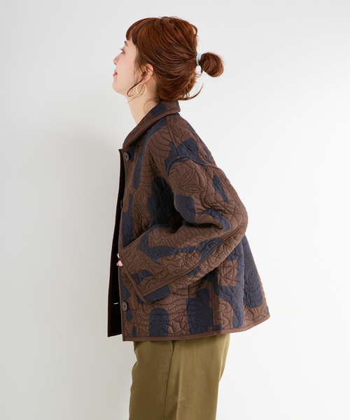 B.C STOCK（ベーセーストック）の「幾何柄リバーシブルキルティングジャケット（その他アウター・レディース・ベージュ/ブラウン・FREE）」の6枚目の写真