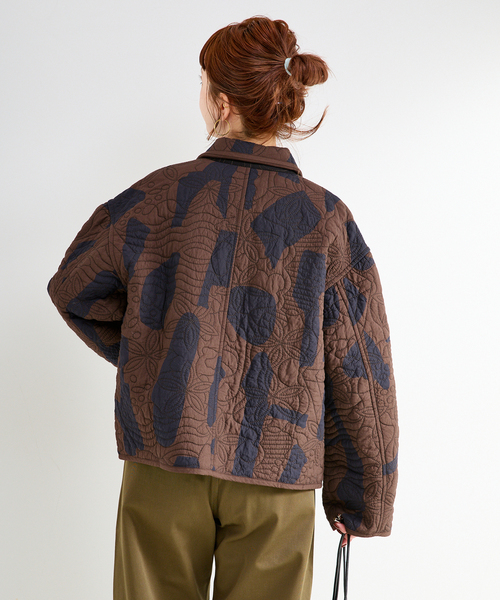 B.C STOCK（ベーセーストック）の「幾何柄リバーシブルキルティングジャケット（その他アウター・レディース・ベージュ/ブラウン・FREE）」の7枚目の写真