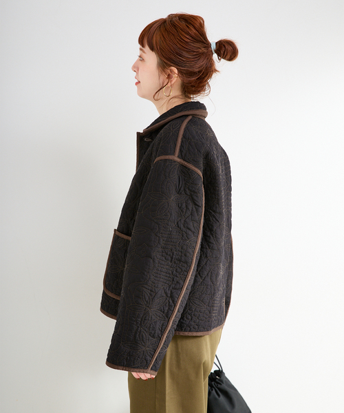 B.C STOCK（ベーセーストック）の「幾何柄リバーシブルキルティングジャケット（その他アウター・レディース・ベージュ/ブラウン・FREE）」の12枚目の写真