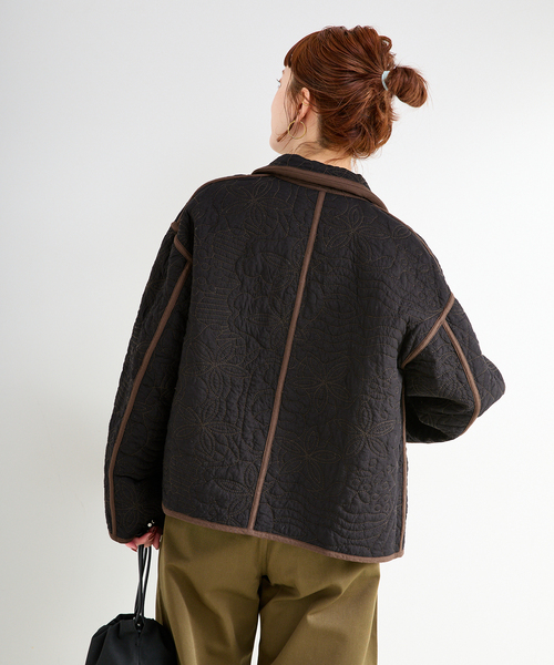 B.C STOCK（ベーセーストック）の「幾何柄リバーシブルキルティングジャケット（その他アウター・レディース・ベージュ/ブラウン・FREE）」の13枚目の写真