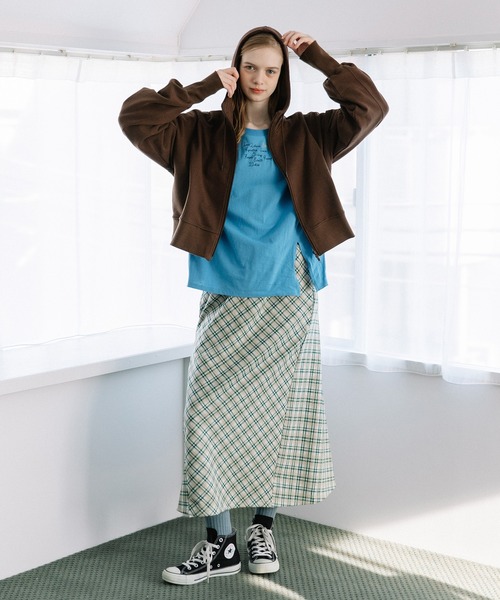 POU DOU DOU（プードゥドゥ）の「ボリューム袖裏毛フーディパーカ（パーカー・レディース・グレー/ブラウン/グリーン・3）」の7枚目の写真