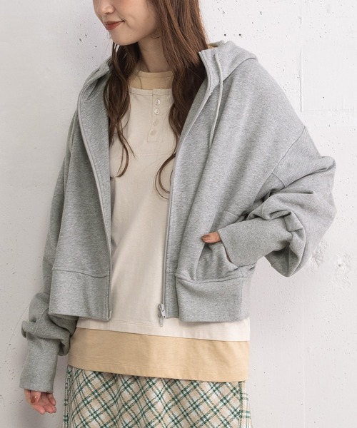 POU DOU DOU（プードゥドゥ）の「ボリューム袖裏毛フーディパーカ（パーカー・レディース・グレー/ブラウン/グリーン・3）」の14枚目の写真