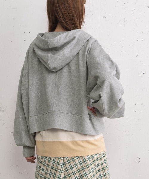 POU DOU DOU（プードゥドゥ）の「ボリューム袖裏毛フーディパーカ（パーカー・レディース・グレー/ブラウン/グリーン・3）」の15枚目の写真