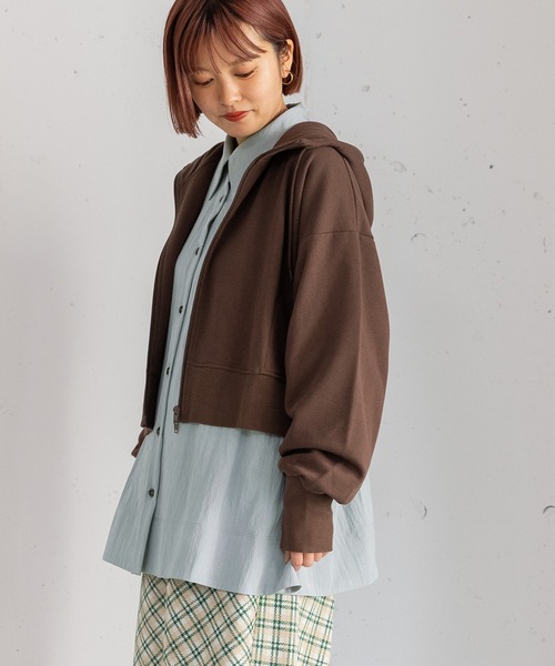 POU DOU DOU（プードゥドゥ）の「ボリューム袖裏毛フーディパーカ（パーカー・レディース・グレー/ブラウン/グリーン・3）」の5枚目の写真