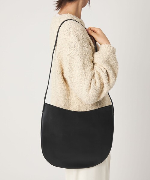 NOTHING WRITTEN(ナッシングリトゥン)の「<NOTHING WRITTEN> Flat Round Bag(ショルダーバッグ・レディース・ブラック・FREE)」の3枚目の写真