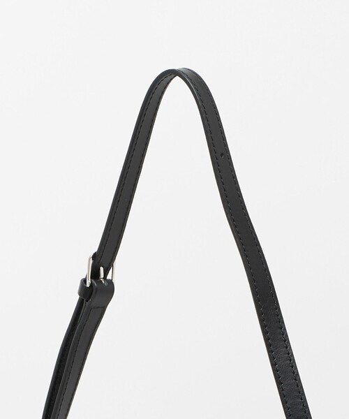 NOTHING WRITTEN(ナッシングリトゥン)の「<NOTHING WRITTEN> Flat Round Bag(ショルダーバッグ・レディース・ブラック・FREE)」の8枚目の写真