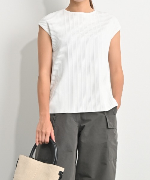 aunt lily(アントリリー)の「上質アセテートブレンド プレミアムニット ノースリーブプルオーバー(Tシャツ/カットソー・レディース・オフホワイト/ブラック/ライトブラウン・L/M/LL)」の1枚目の写真