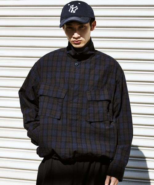 JOURNAL STANDARD（ジャーナルスタンダード）の「T/C サッカー ファティーグ ジャケット（その他アウター・メンズ・グレー/スミクロ/ネイビー/ブラウン・MEDIUM/LARGE）」の4枚目の写真