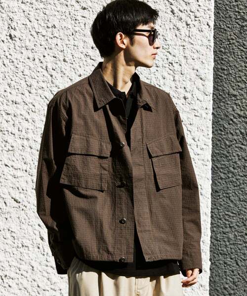 JOURNAL STANDARD（ジャーナルスタンダード）の「T/C サッカー ファティーグ ジャケット（その他アウター・メンズ・グレー/スミクロ/ネイビー/ブラウン・MEDIUM/LARGE）」の3枚目の写真