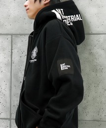 L'atelier（ラトリエ）の「ジップアップパーカー（パーカー）」