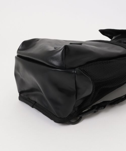 NEW ERA/ニューエラ スリングボディバッグ 12L シンセティックレザー