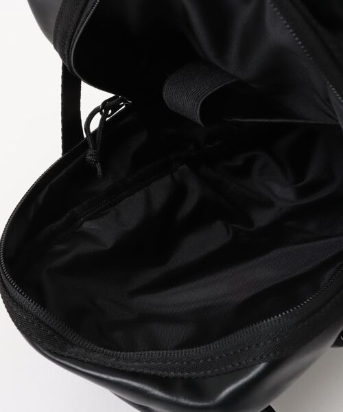 NEW ERA/ニューエラ スリングボディバッグ 12L シンセティックレザー