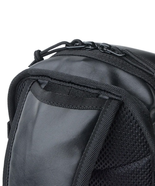NEW ERA/ニューエラ スリングボディバッグ 12L シンセティックレザー