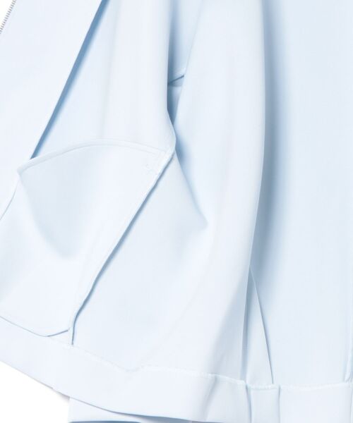 Doux archives(ドゥアルシーヴ)の「ボンディングノーカラーZIPブルゾン(ブルゾン・レディース・アイボリー/サックスブルー/チャコールグレー・FREE)」の6枚目の写真