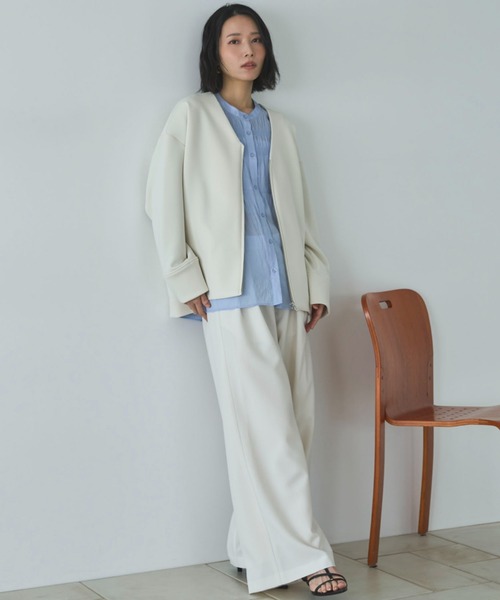 Doux archives(ドゥアルシーヴ)の「ボンディングノーカラーZIPブルゾン(ブルゾン・レディース・アイボリー/サックスブルー/チャコールグレー・FREE)」の11枚目の写真