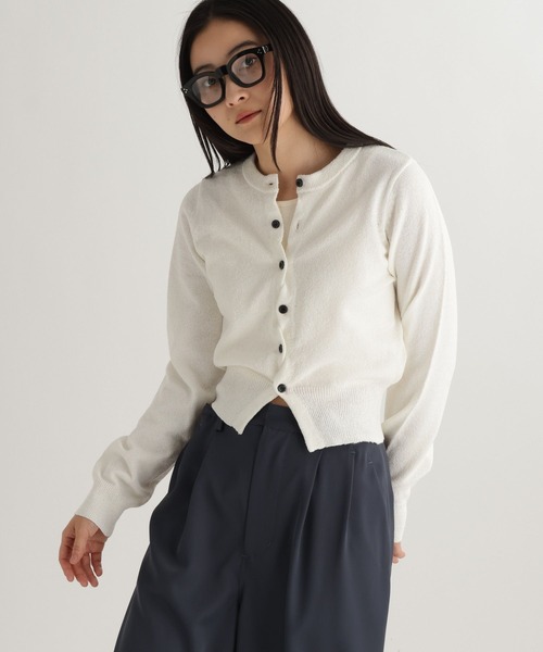 studio CLIP（スタディオクリップ）の「【daily CLIP】ループヤーンクロスボタンカーディガン（カーディガン/ボレロ・レディース・オフホワイト/ネイビー・FREE）」の2枚目の写真