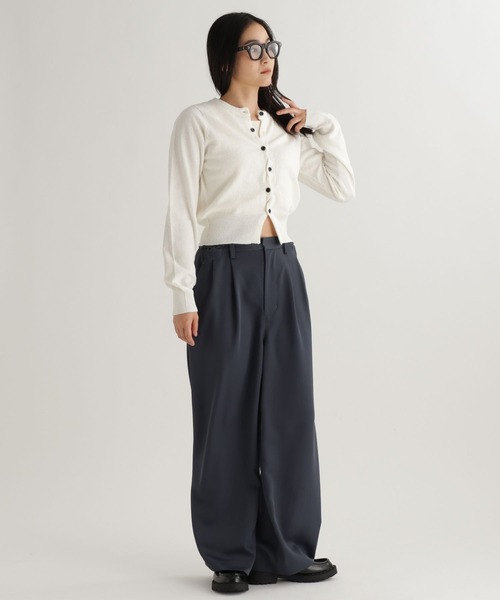 studio CLIP（スタディオクリップ）の「【daily CLIP】ループヤーンクロスボタンカーディガン（カーディガン/ボレロ・レディース・オフホワイト/ネイビー・FREE）」の7枚目の写真