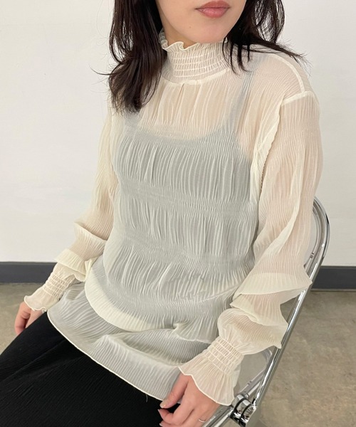 CRB（シーアールビー）の「シフォンシャーリングブラウス（シャツ/ブラウス・レディース・ブラック/オフホワイト/ベージュ・F）」の4枚目の写真