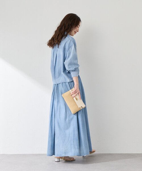 La boutique BonBon（ラブティックボンボン）の「【程よいカジュアル】シアーデニムギャザーロングスカート（デニムスカート・レディース・サックスブルー・PS/38/36）」の8枚目の写真