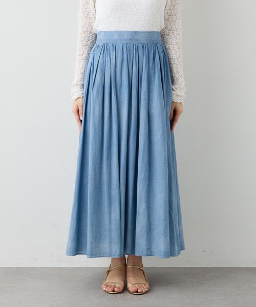 La boutique BonBon（ラブティックボンボン）の「【程よいカジュアル】シアーデニムギャザーロングスカート（デニムスカート・レディース・サックスブルー・PS/38/36）」の11枚目の写真