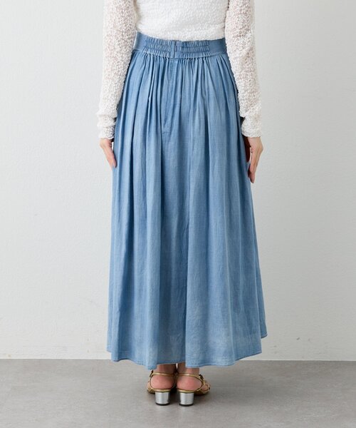 La boutique BonBon（ラブティックボンボン）の「【程よいカジュアル】シアーデニムギャザーロングスカート（デニムスカート・レディース・サックスブルー・PS/38/36）」の13枚目の写真