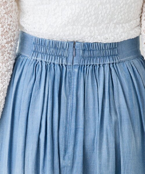 La boutique BonBon（ラブティックボンボン）の「【程よいカジュアル】シアーデニムギャザーロングスカート（デニムスカート・レディース・サックスブルー・PS/38/36）」の14枚目の写真