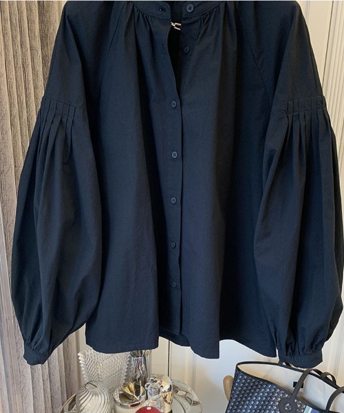 Flugge(フラッジー)の「ボリュームスリーブシャツブラウス(シャツ/ブラウス・レディース・ブラック/ホワイト・LARGE/MEDIUM)」の2枚目の写真
