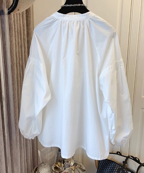 Flugge(フラッジー)の「ボリュームスリーブシャツブラウス(シャツ/ブラウス・レディース・ブラック/ホワイト・LARGE/MEDIUM)」の7枚目の写真