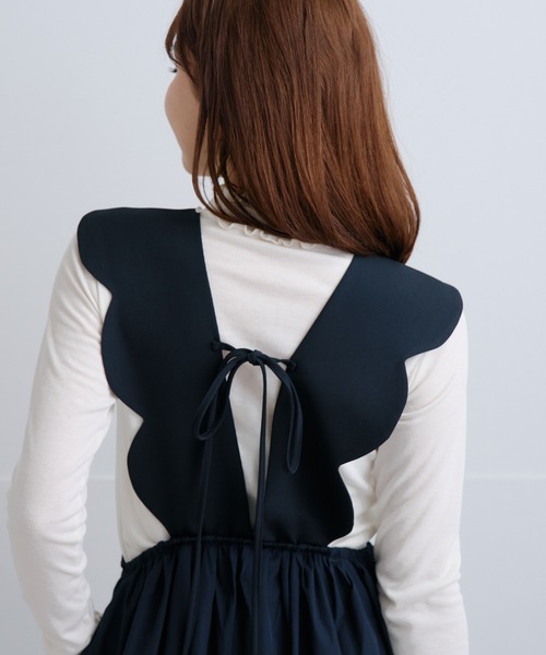 Neige(ネージュ)の「スカラップタフタ切替ジャンパースカート(ジャンパースカート・レディース・ネイビー/ブラック・ONE SIZE)」の14枚目の写真