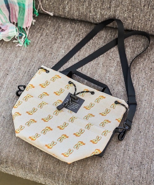 studio CLIP(スタディオクリップ)の「【撥水】KIUポケッタブルミニBAG(ショルダーバッグ・レディース・ネイビー/ベージュ/グレー・FREE)」の2枚目の写真