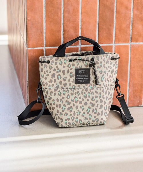 studio CLIP(スタディオクリップ)の「【撥水】KIUポケッタブルミニBAG(ショルダーバッグ・レディース・ネイビー/ベージュ/グレー・FREE)」の1枚目の写真