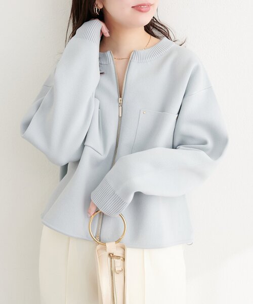 natural couture(ナチュラルクチュール)の「ニットジップブルゾン(ブルゾン・レディース・オフホワイト/ベージュ/ブラック/サックスブルー・FREE)」の4枚目の写真