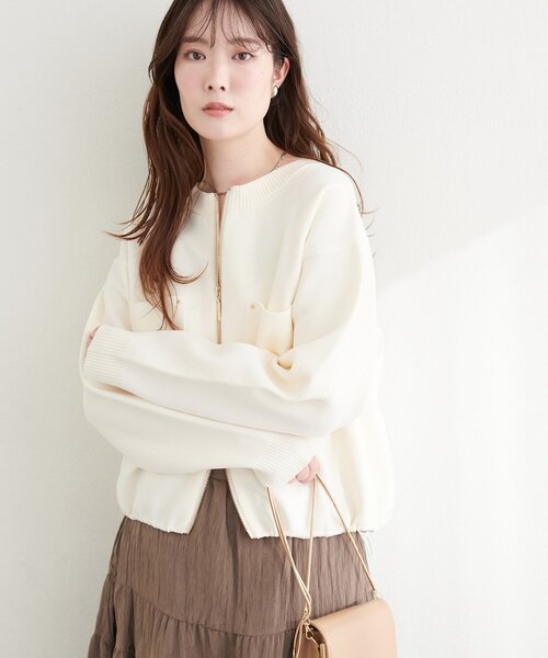 natural couture(ナチュラルクチュール)の「ニットジップブルゾン(ブルゾン・レディース・オフホワイト/ベージュ/ブラック/サックスブルー・FREE)」の6枚目の写真