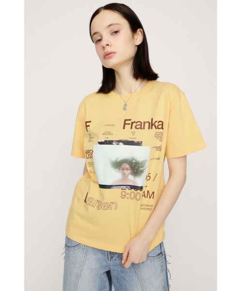 SLY(スライ)の「【SNSで話題!】PHOTO LOGO 2 SIZE T/SH フォトロゴツーサイズTSIZE T/SH フォトロゴツーサイズTシャツ 春服 夏服(Tシャツ/カットソー・レディース・イエロー/杢グレー/ホワイト・1/2)」の3枚目の写真