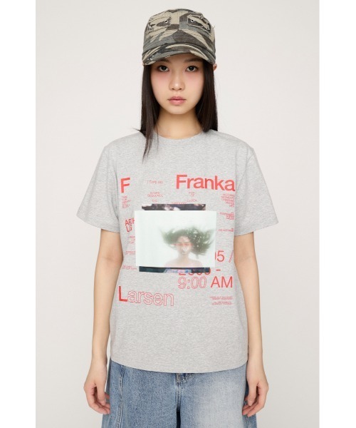 SLY(スライ)の「【SNSで話題!】PHOTO LOGO 2 SIZE T/SH フォトロゴツーサイズTSIZE T/SH フォトロゴツーサイズTシャツ 春服 夏服(Tシャツ/カットソー・レディース・イエロー/杢グレー/ホワイト・1/2)」の16枚目の写真