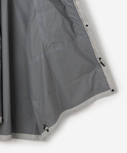 THE NORTH FACE（ザノースフェイス）の「THE NORTH FACE | HYDRENA RAIN PONCHO WOMEN（ポンチョ・レディース・アイボリー・M）」の8枚目の写真