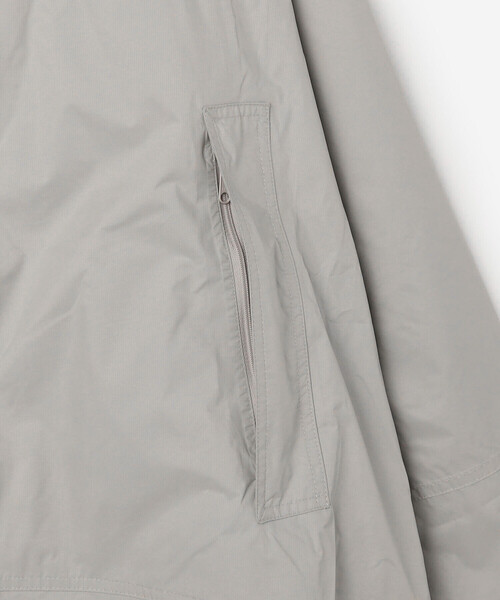 THE NORTH FACE（ザノースフェイス）の「THE NORTH FACE | HYDRENA RAIN PONCHO WOMEN（ポンチョ・レディース・アイボリー・M）」の10枚目の写真