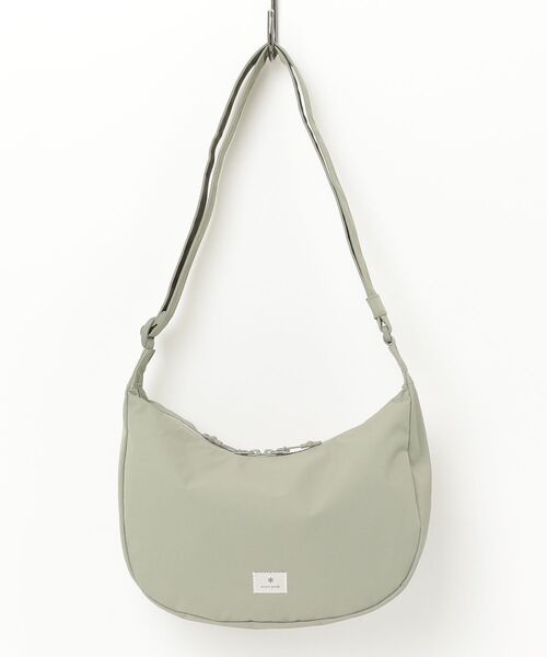 Snow Peak(スノーピーク)の「Snow Peak / Softwill Hobo Bag ソフトウィル ホーボーバッグ 海外限定(ショルダーバッグ・レディース・カーキ/ライトベージュ/ブラック/ブラウン・ONE SIZE)」の4枚目の写真