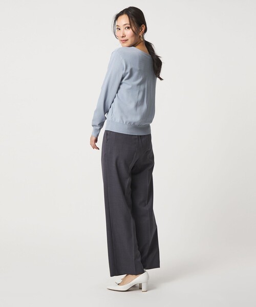 A DAY IN THE LIFE UNITED ARROWS（アデイインザライフユナイテッドアローズ）の「フェイクパールボタン 2WAY Vネックニット ‐ウォッシャブル‐＜A DAY IN THE LIFE＞（ニット/セーター・レディース・ネイビー/ライトグレー/ライトブルー/オリーブ・FREE）」の7枚目の写真