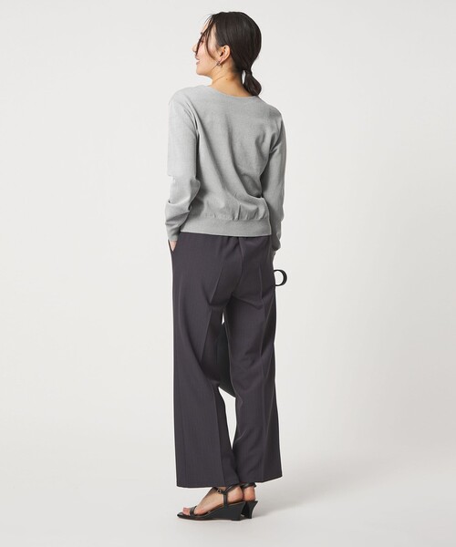 A DAY IN THE LIFE UNITED ARROWS（アデイインザライフユナイテッドアローズ）の「フェイクパールボタン 2WAY Vネックニット ‐ウォッシャブル‐＜A DAY IN THE LIFE＞（ニット/セーター・レディース・ネイビー/ライトグレー/ライトブルー/オリーブ・FREE）」の12枚目の写真