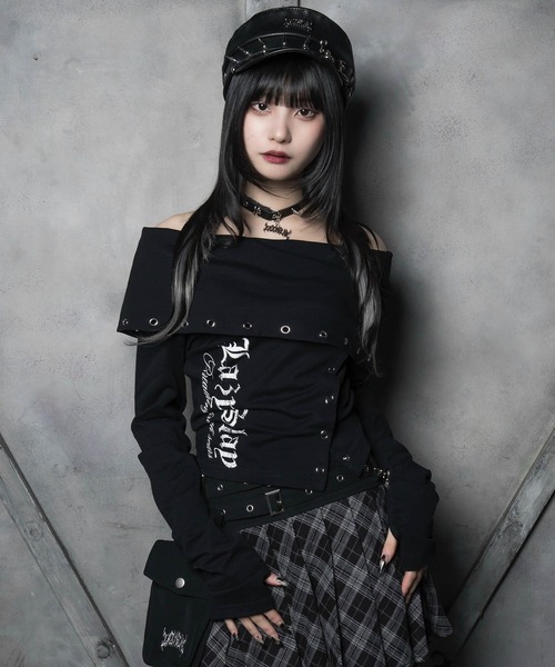 LAZYSLAY(レイジースレイ)の「サイドカットオフショルダー(Tシャツ/カットソー・レディース・ブラック系その他/ブラック・FREE)」の2枚目の写真