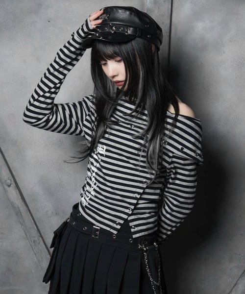 LAZYSLAY(レイジースレイ)の「サイドカットオフショルダー(Tシャツ/カットソー・レディース・ブラック系その他/ブラック・FREE)」の6枚目の写真