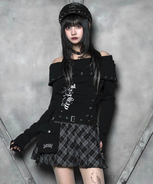 LAZYSLAY(レイジースレイ)の「サイドカットオフショルダー(Tシャツ/カットソー・レディース・ブラック系その他/ブラック・FREE)」の10枚目の写真